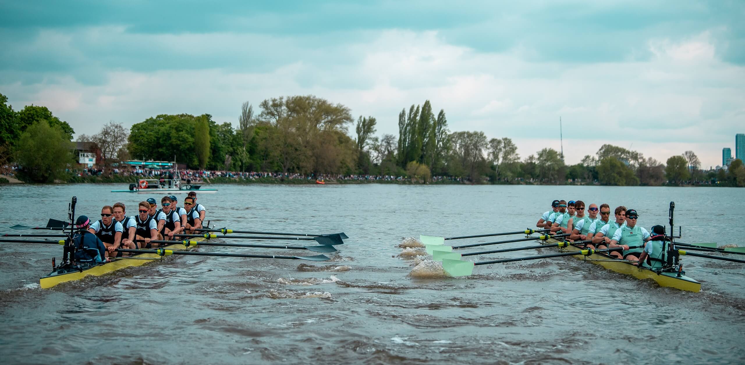 Men's Boat Race start 2025